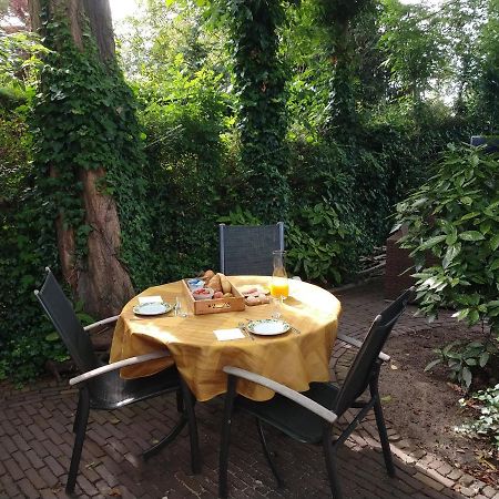 The Walnut Tree Bed & Breakfast Hellevoetsluis Bagian luar foto