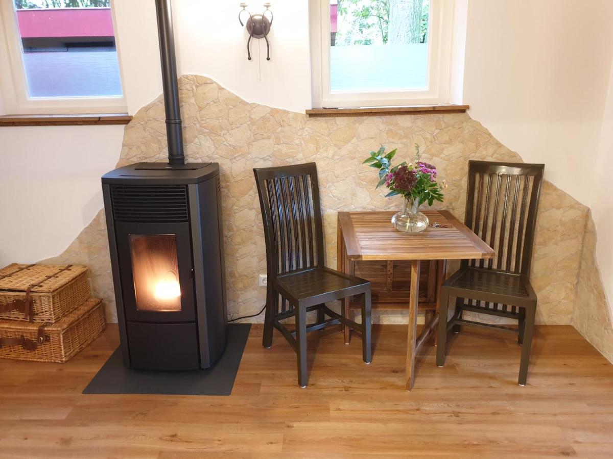 The Walnut Tree Bed & Breakfast Hellevoetsluis Bagian luar foto